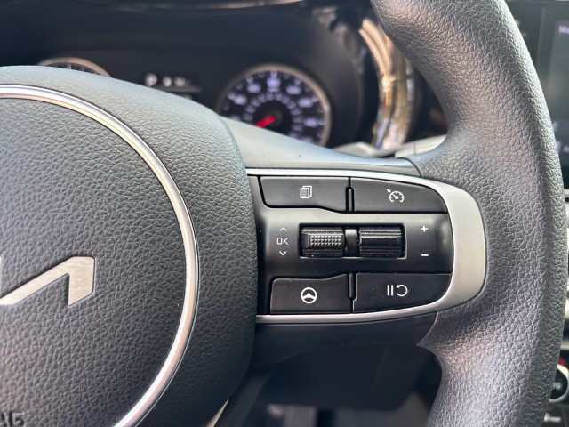 2023 Kia K5 LXS Image 18 of 20