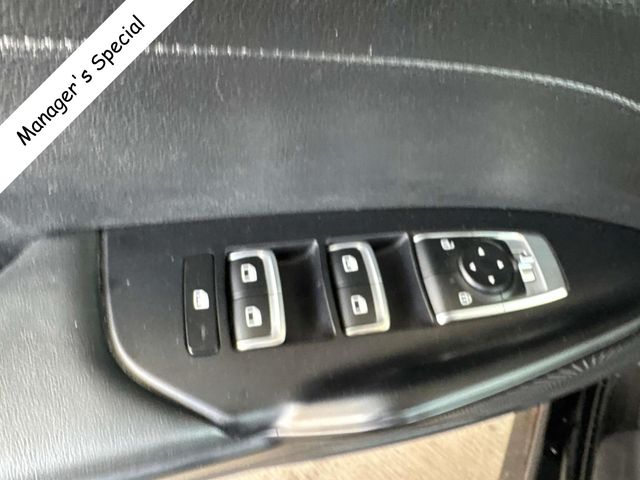 Vehicle image 22 of 32