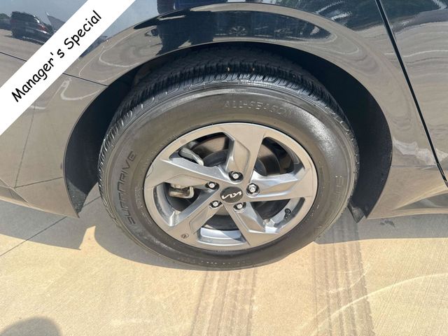 Vehicle image 10 of 32