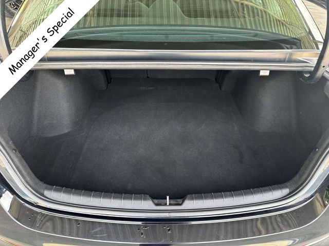 Vehicle image 13 of 32