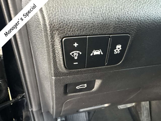 Vehicle image 27 of 32