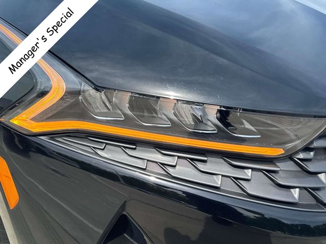 Vehicle image 24 of 32