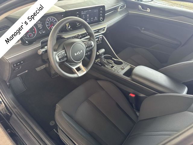 Vehicle image 17 of 32
