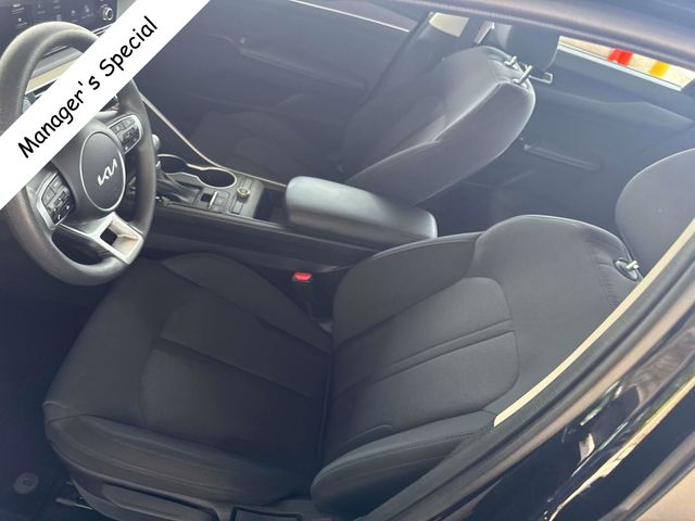 Vehicle image 14 of 32
