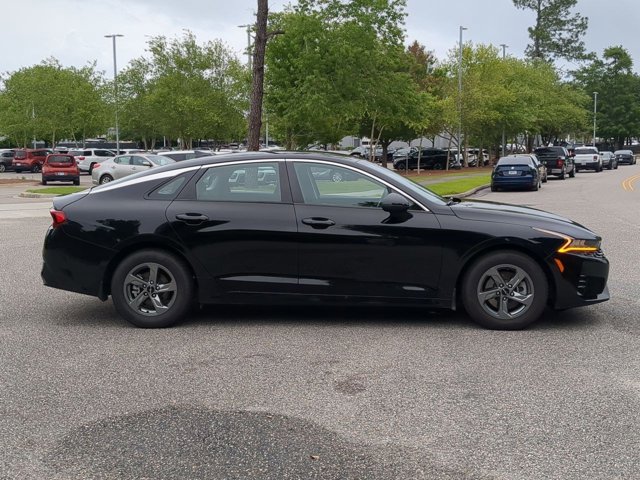 Vehicle image 5 of 58