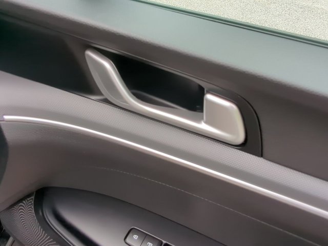 Vehicle image 45 of 58