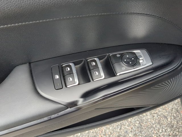 Vehicle image 21 of 58