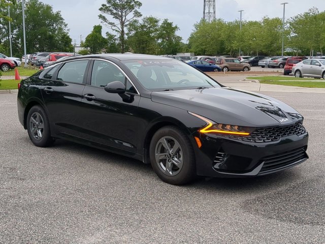 Vehicle image 4 of 58