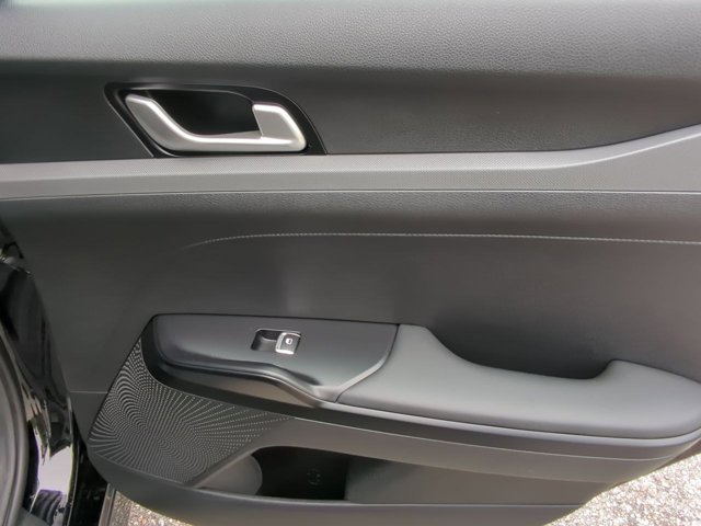 Vehicle image 40 of 58