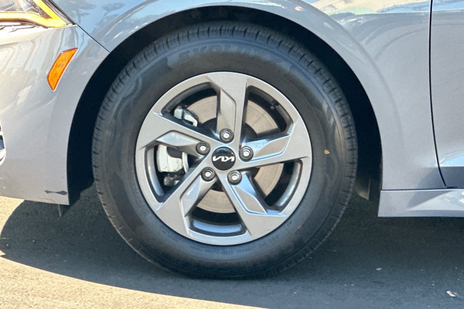 Vehicle image 10 of 32