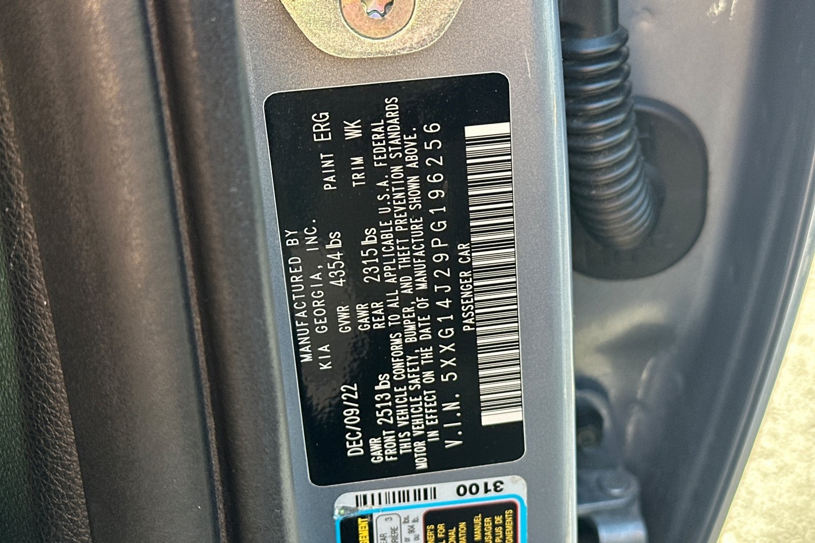 Vehicle image 24 of 32