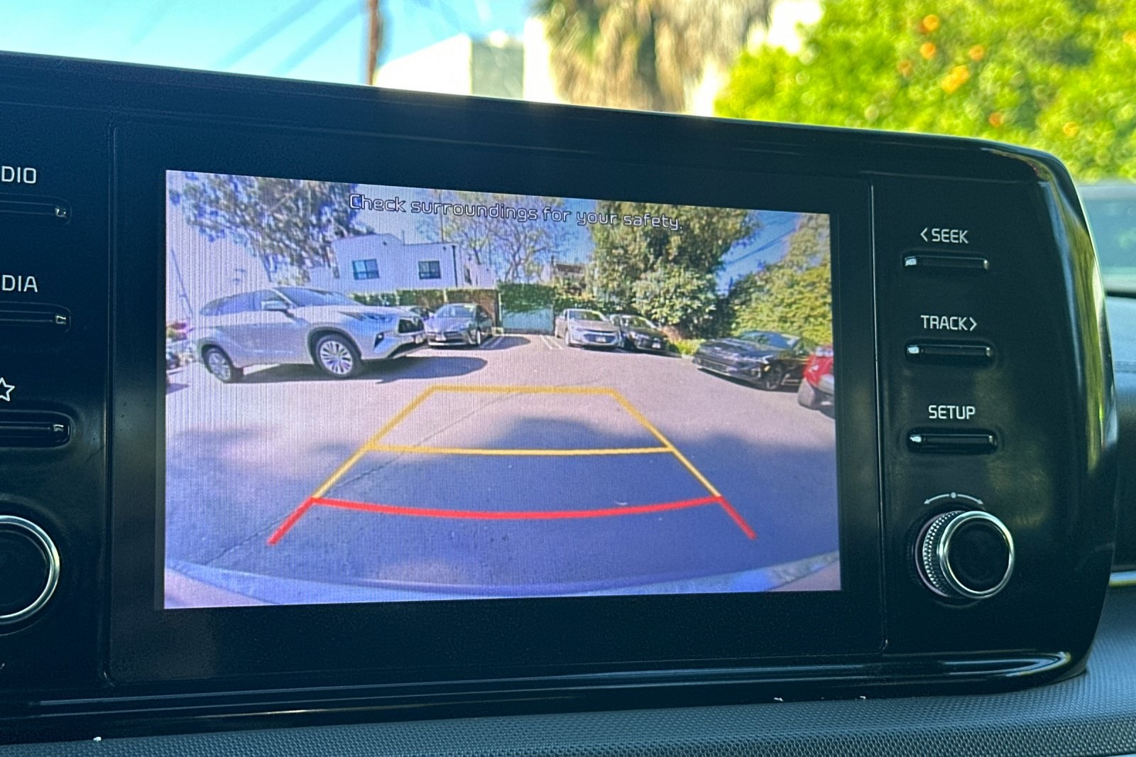 Vehicle image 17 of 32