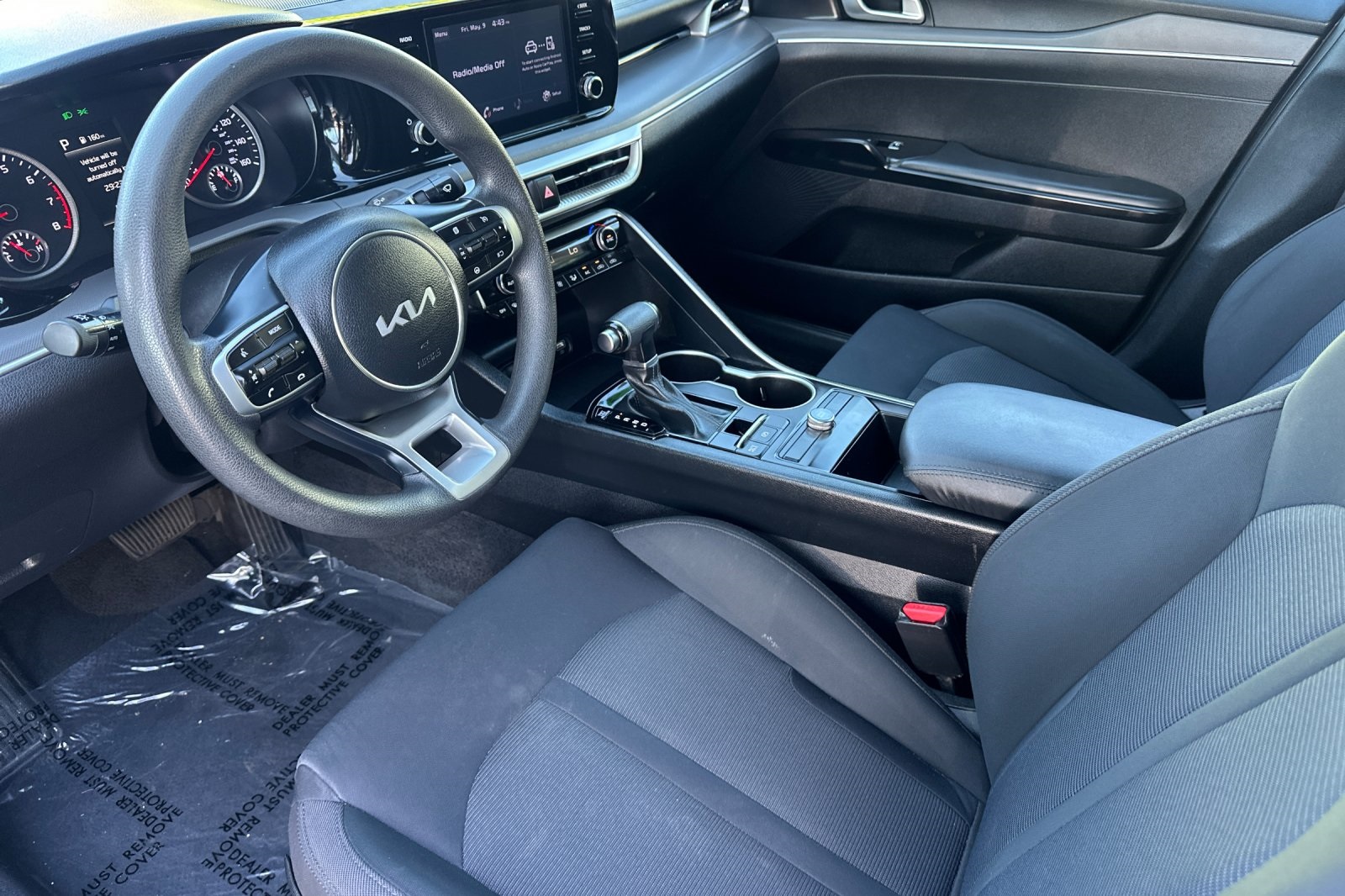 Vehicle image 26 of 32