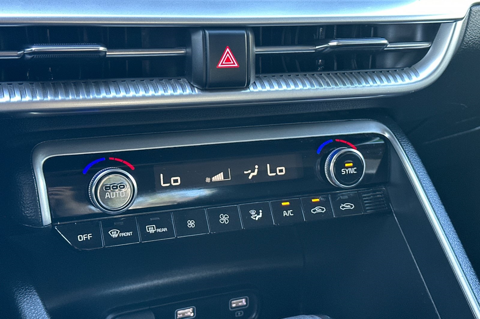 Vehicle image 18 of 32