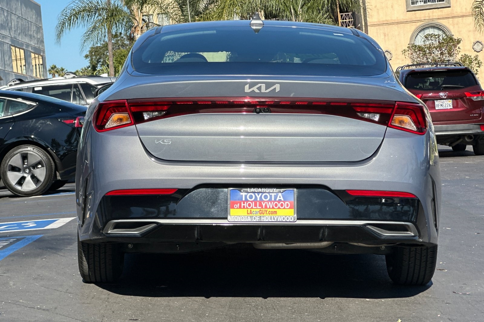Vehicle image 7 of 32
