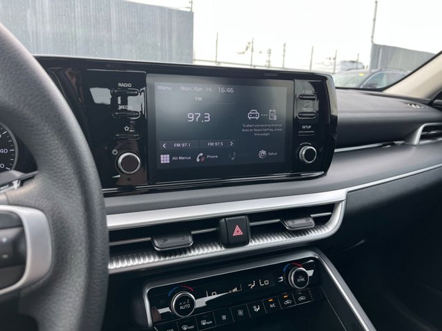 Vehicle image 20 of 42