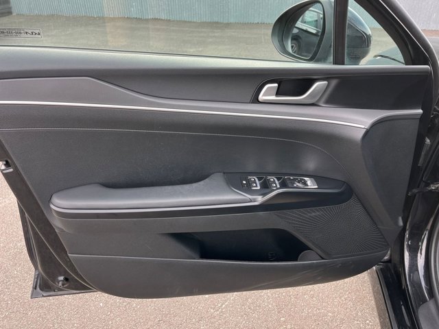 Vehicle image 19 of 42