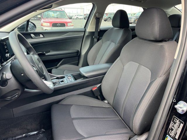 Vehicle image 32 of 42