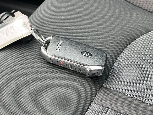 Vehicle image 21 of 42