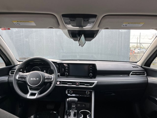 Vehicle image 29 of 42