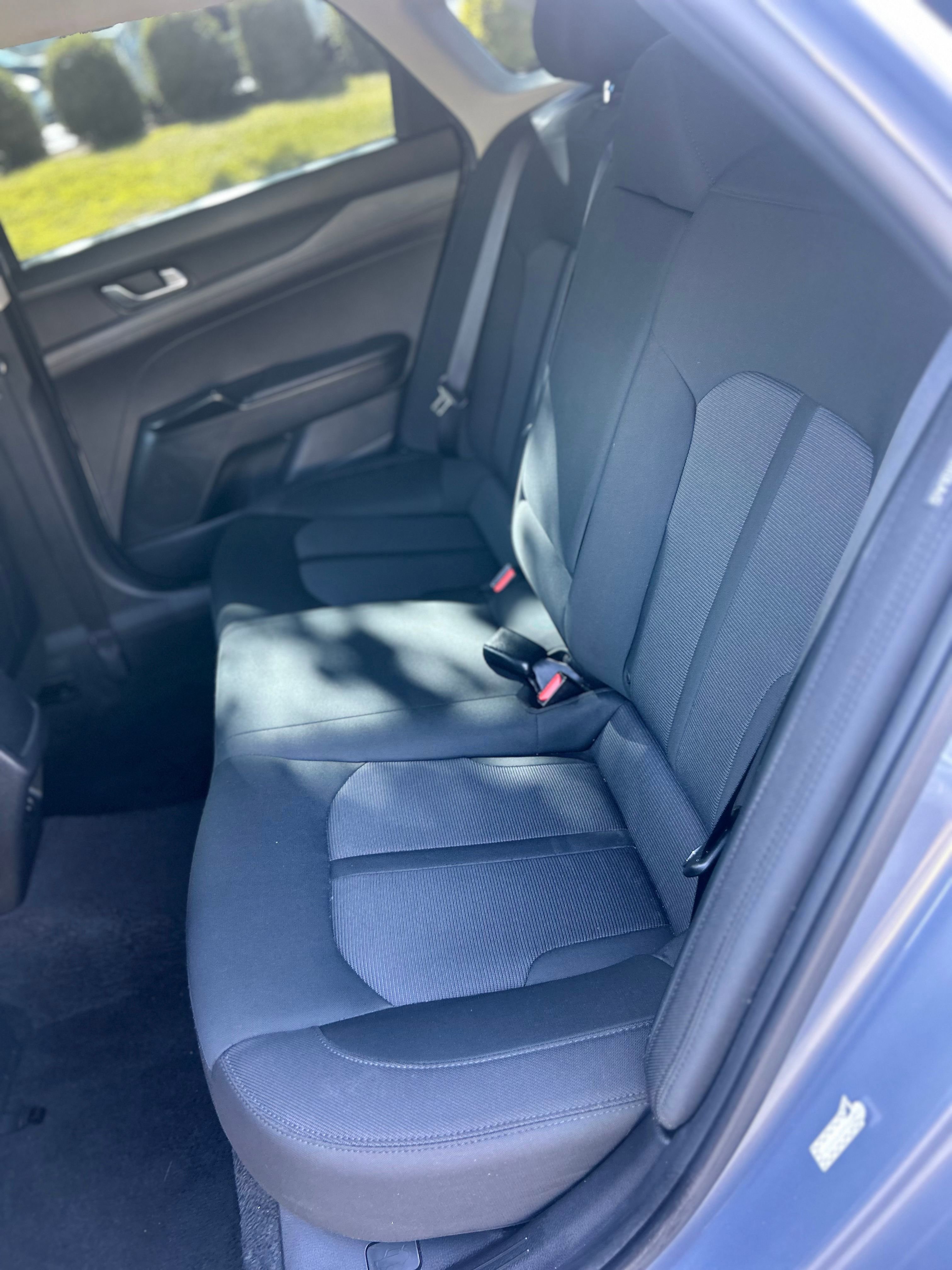 Vehicle image 8 of 16