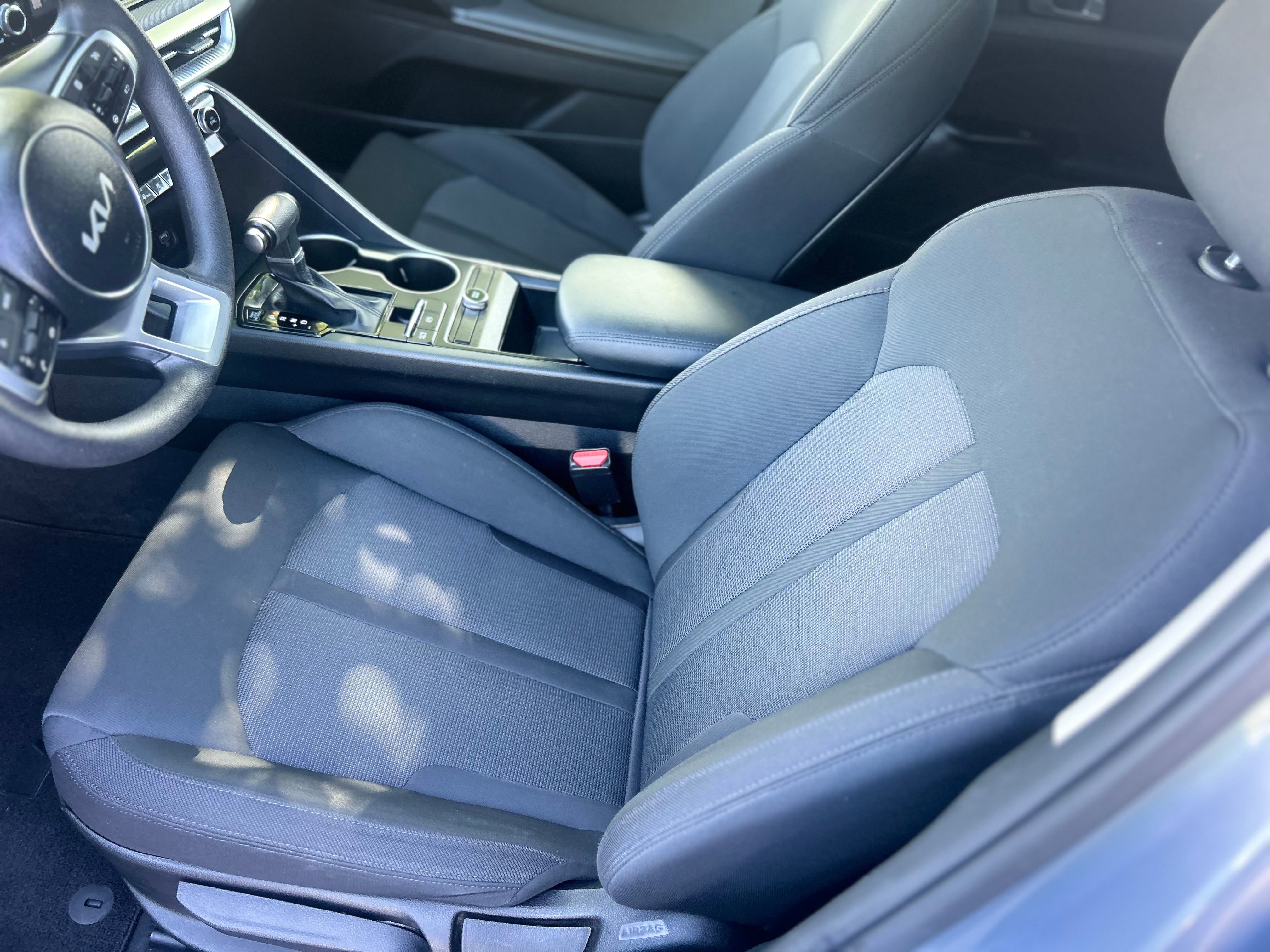 Vehicle image 14 of 16
