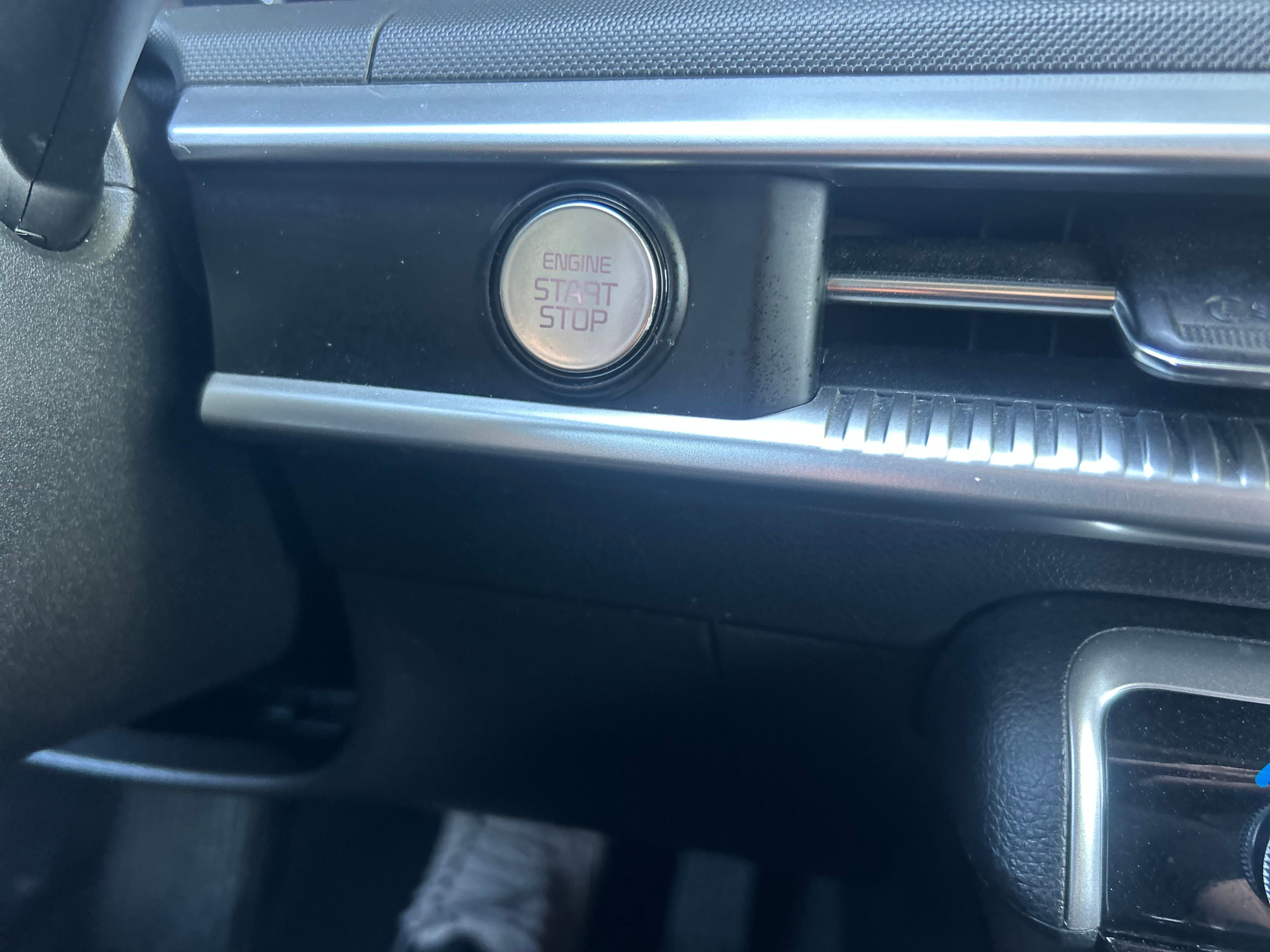 Vehicle image 9 of 16