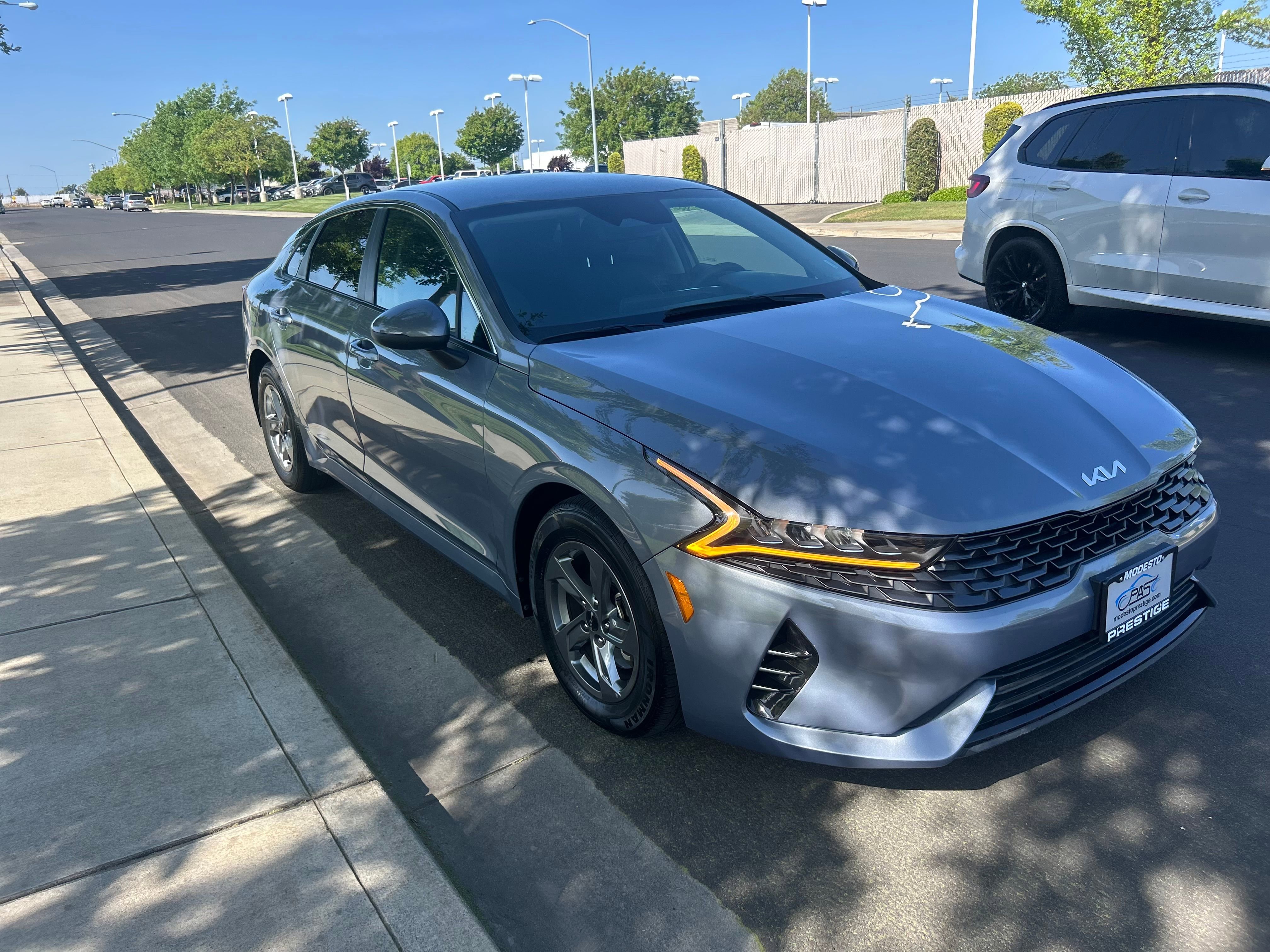 Vehicle image 4 of 16