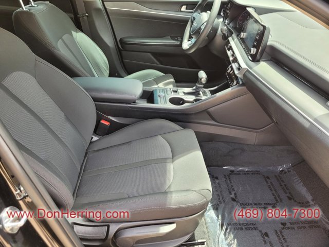 Vehicle image 10 of 32