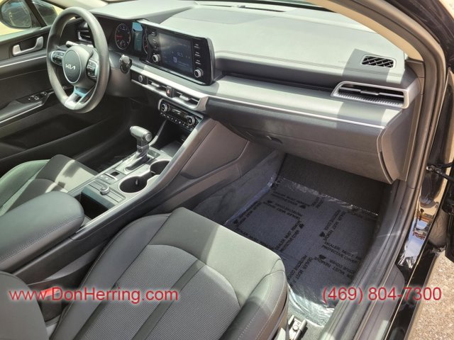 Vehicle image 9 of 32