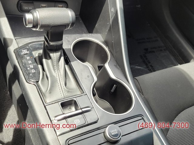 Vehicle image 26 of 32