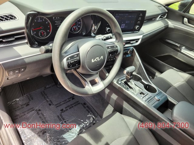 Vehicle image 22 of 32