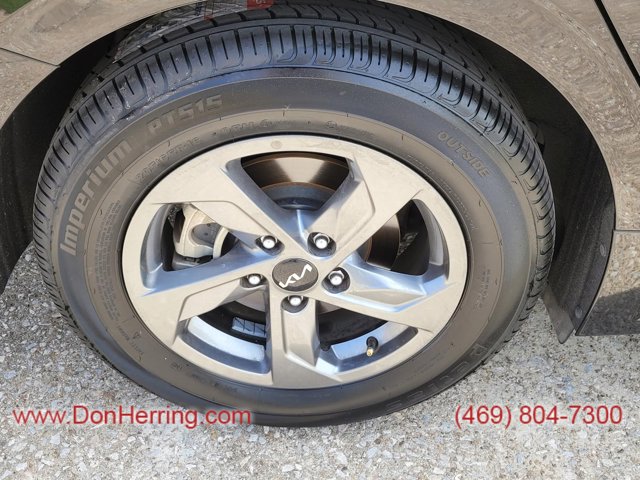 Vehicle image 6 of 32