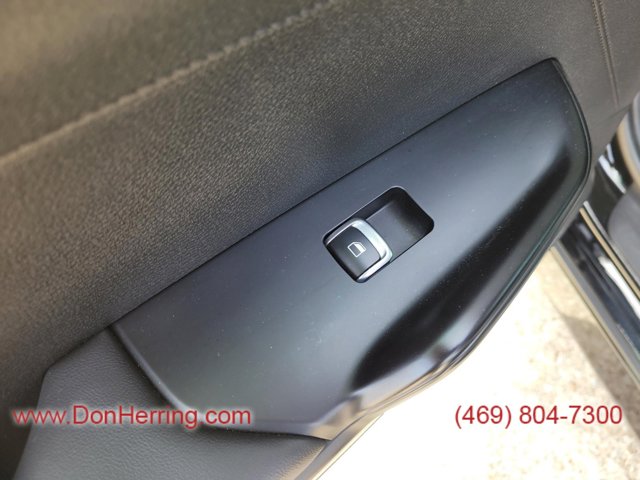 Vehicle image 14 of 32