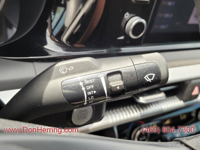Vehicle image 31 of 32