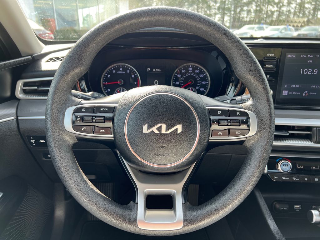 Vehicle image 11 of 15