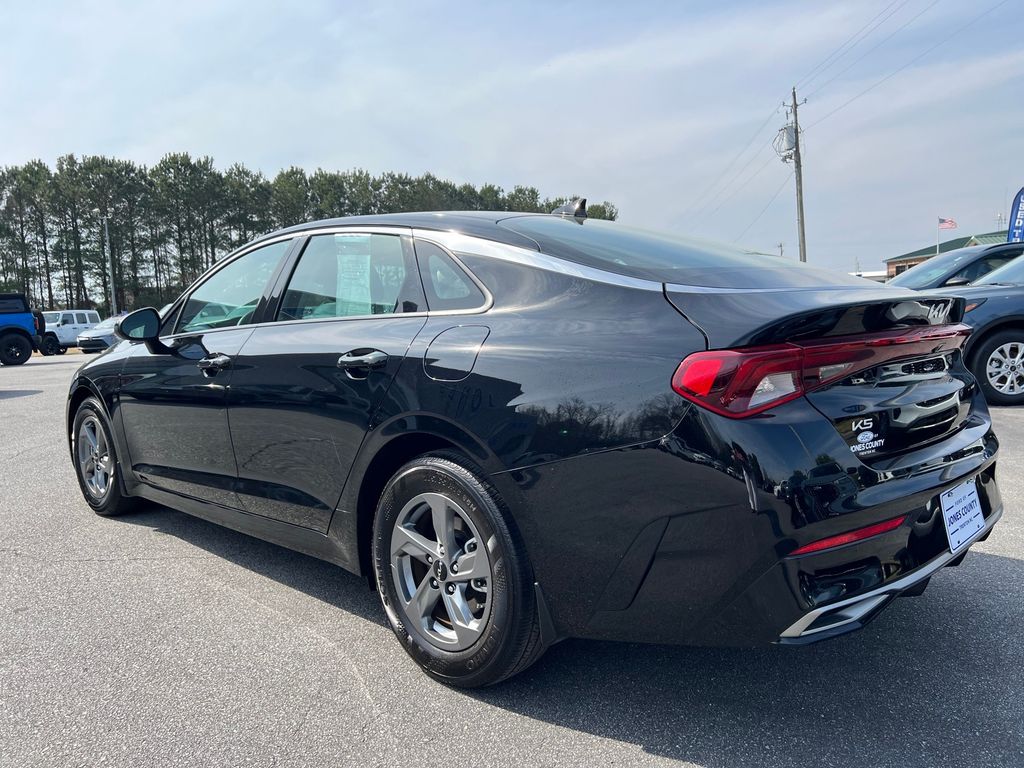Vehicle image 7 of 15