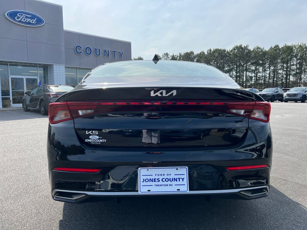 Vehicle image 5 of 15