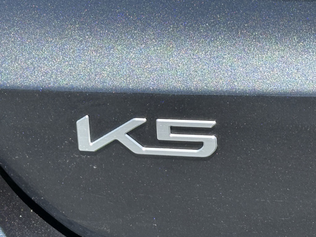 Vehicle image 14 of 31
