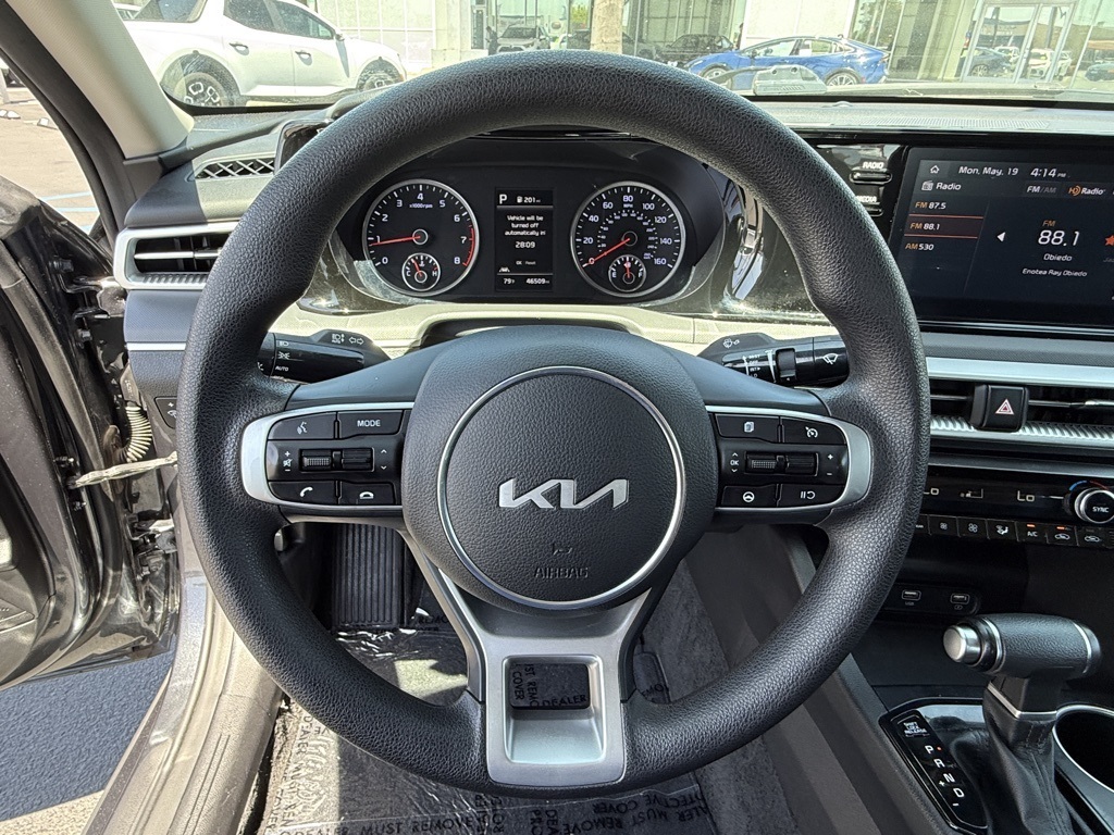 Vehicle image 23 of 31