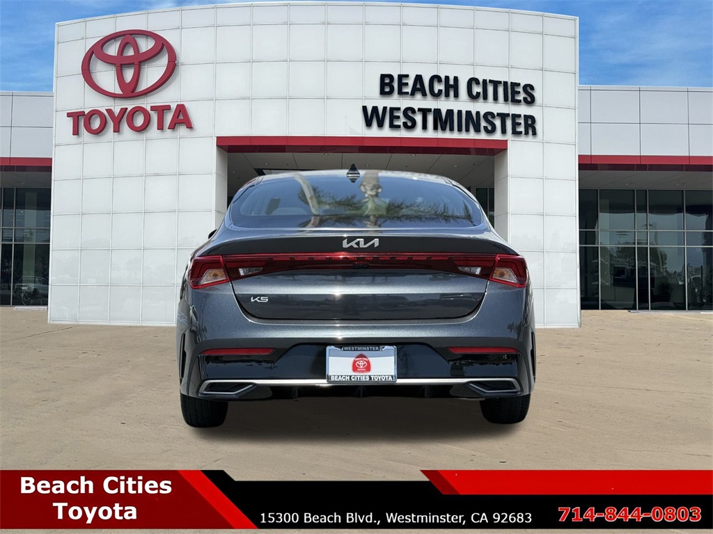 Vehicle image 10 of 31