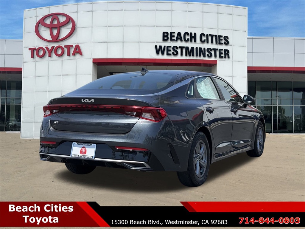 Vehicle image 8 of 31
