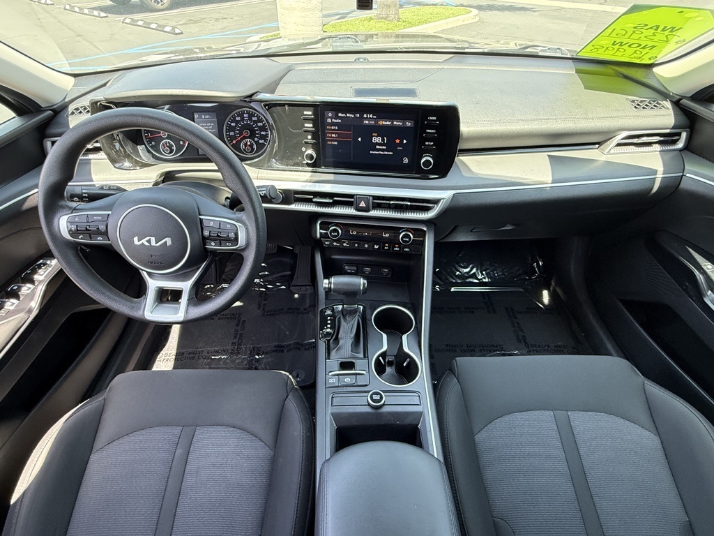 Vehicle image 29 of 31