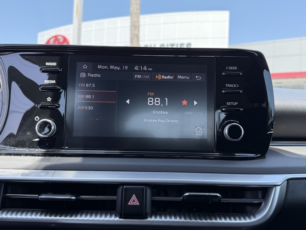 Vehicle image 27 of 31