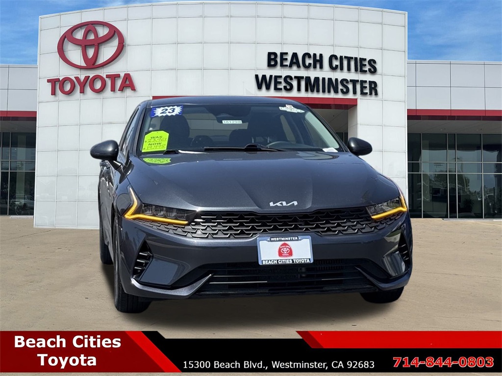 Vehicle image 4 of 31