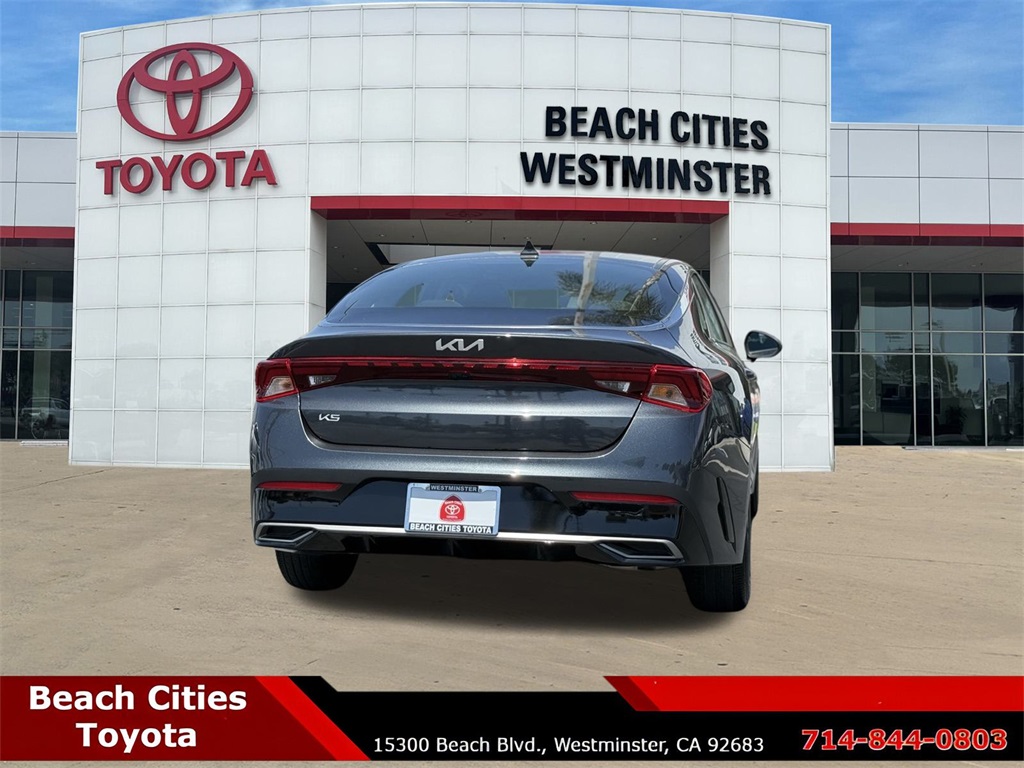 Vehicle image 9 of 31