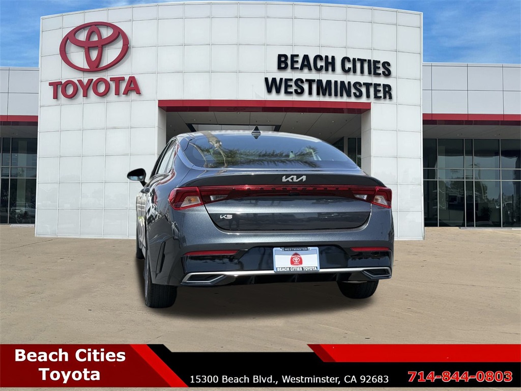Vehicle image 11 of 31