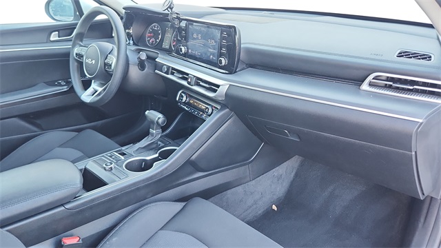 2023 Kia K5 LXS Image 15 of 28