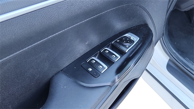 2023 Kia K5 LXS Image 28 of 28