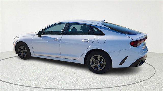 2023 Kia K5 LXS Image 7 of 28